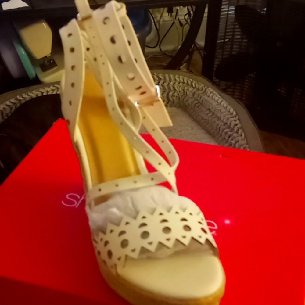 White wedge